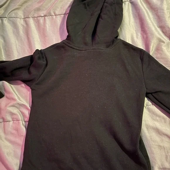 Boys Under Armour Black jacket with Green Logo in size 5 - Picture 2 of 7